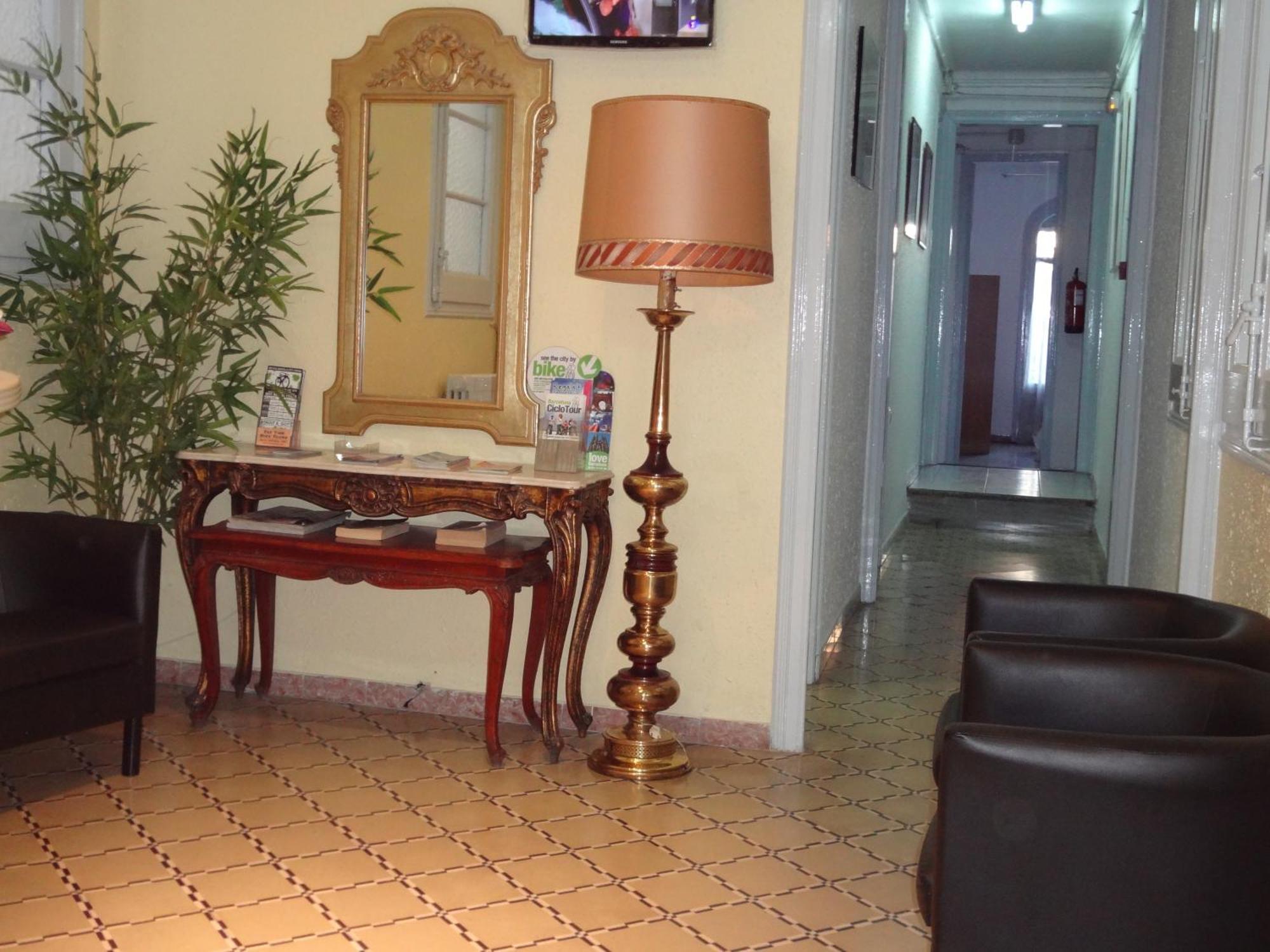 Hostal Sant Carlo — Photos 1